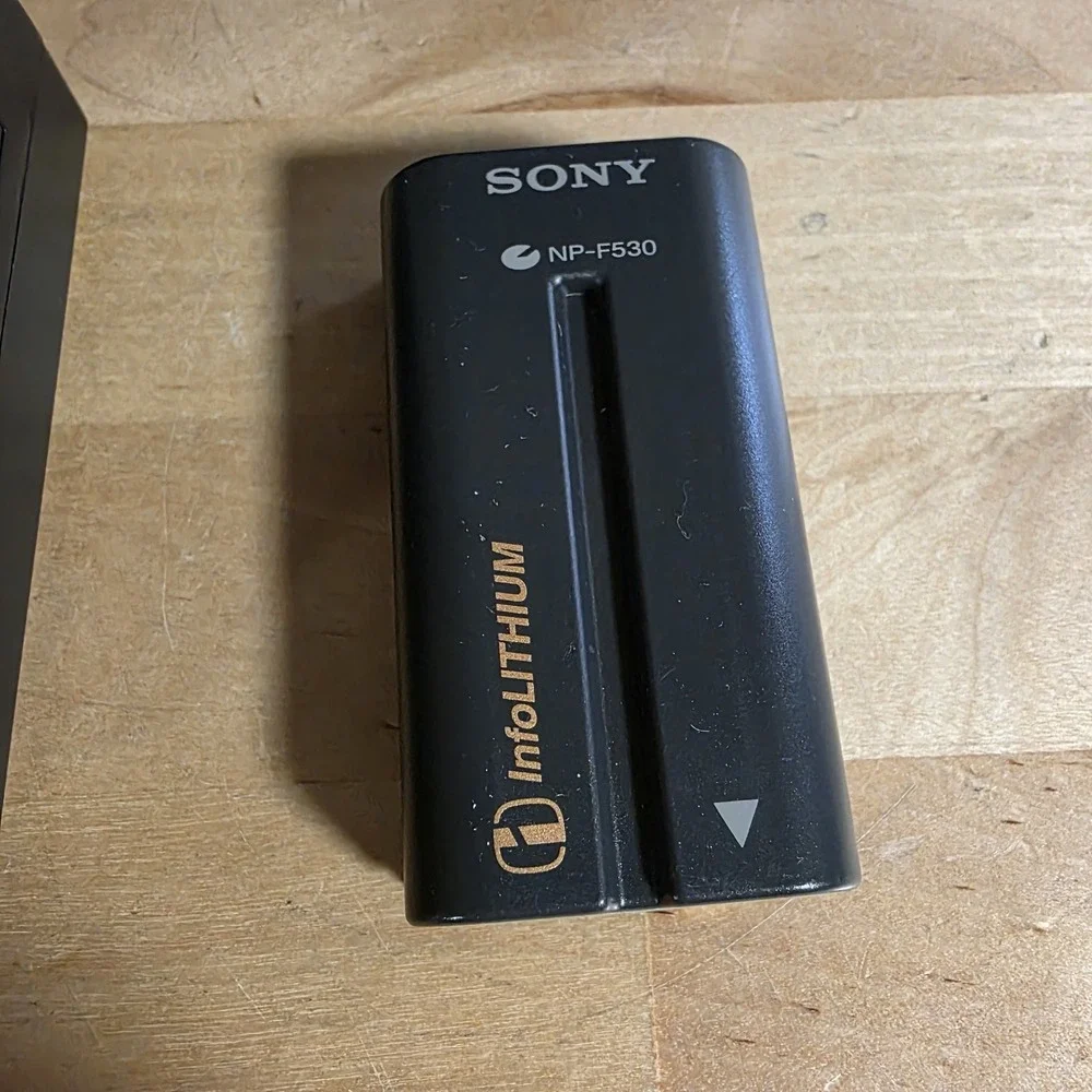 Sony Mavica MVC-FD7 Digital 90s y2k Floppy Camera 0.3MP‎ 10x Zoom Silver WORKS